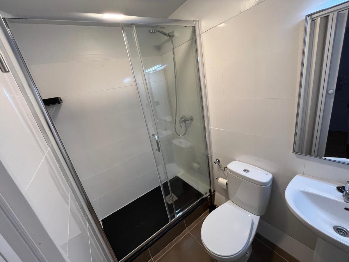 Hostal Ars Puigcerda Bagian luar foto