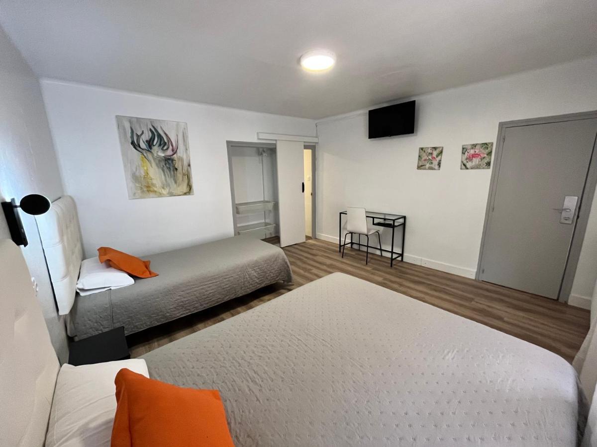 Hostal Ars Puigcerda Bagian luar foto