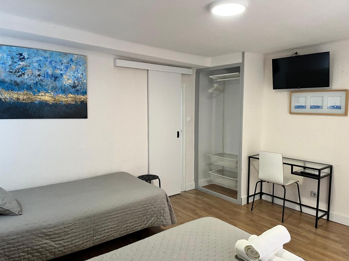 Hostal Ars Puigcerda Bagian luar foto