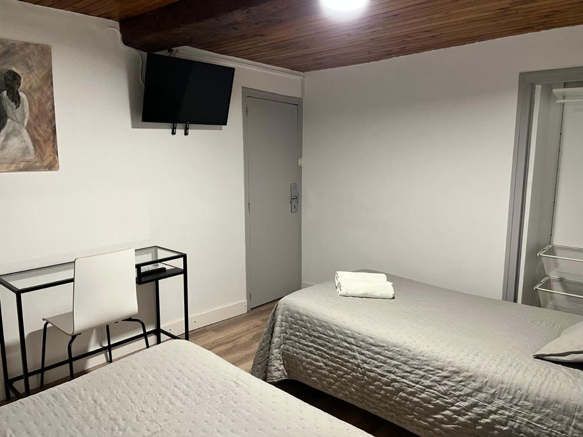 Hostal Ars Puigcerda Bagian luar foto