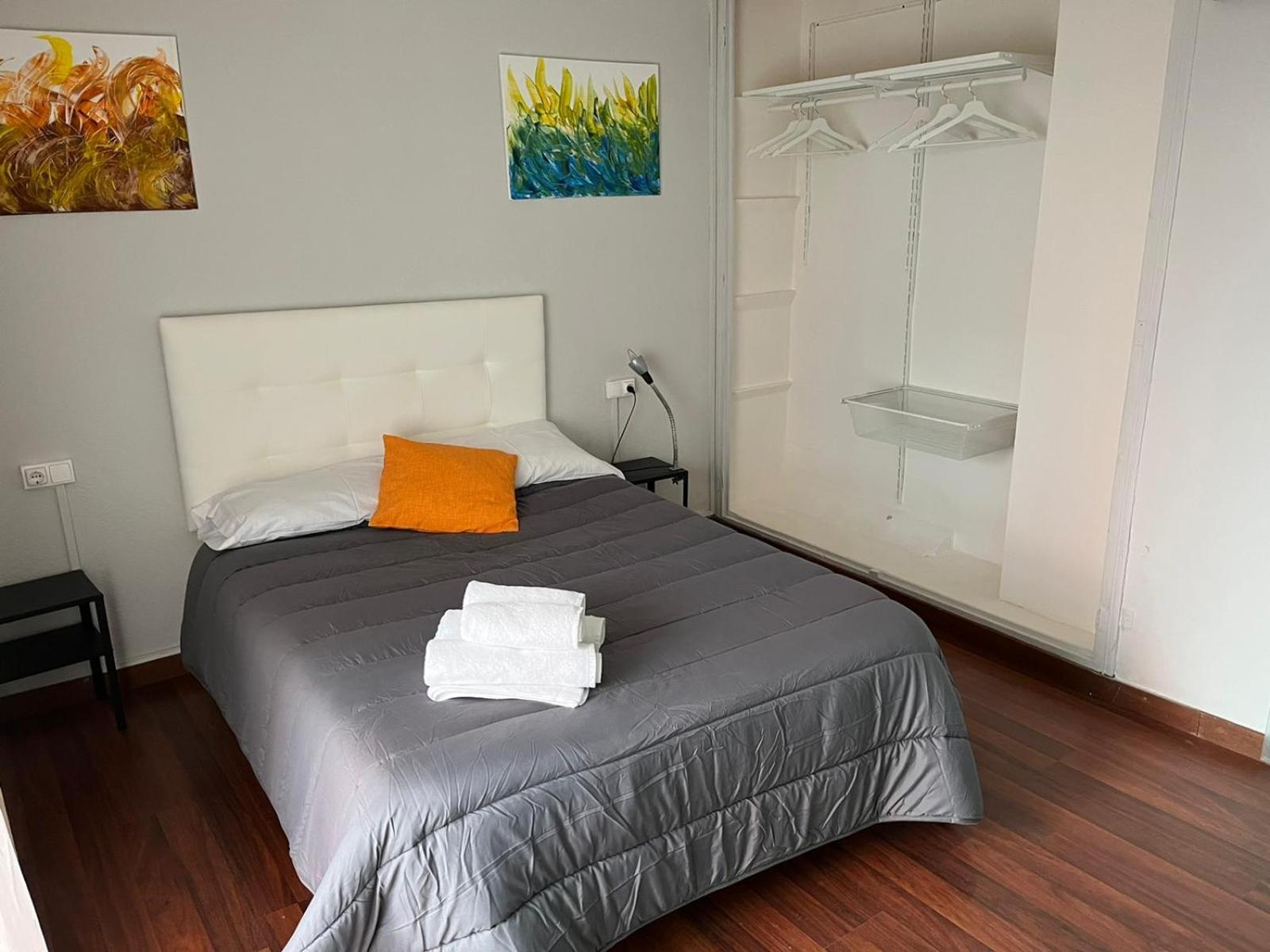 Hostal Ars Puigcerda Bagian luar foto