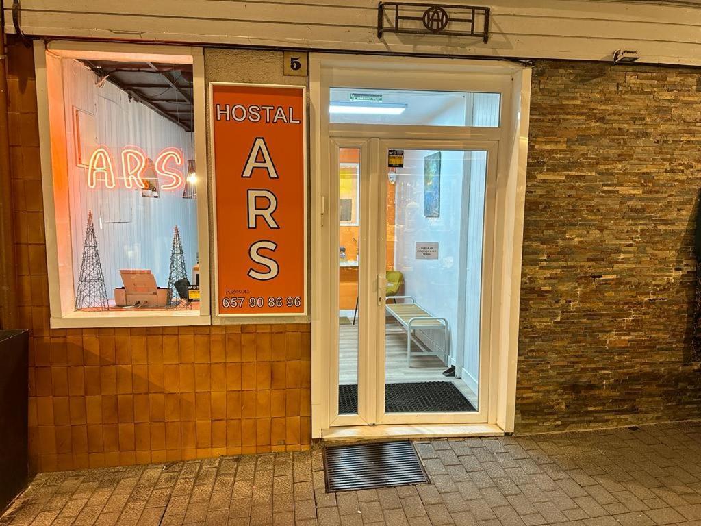 Hostal Ars Puigcerda Bagian luar foto