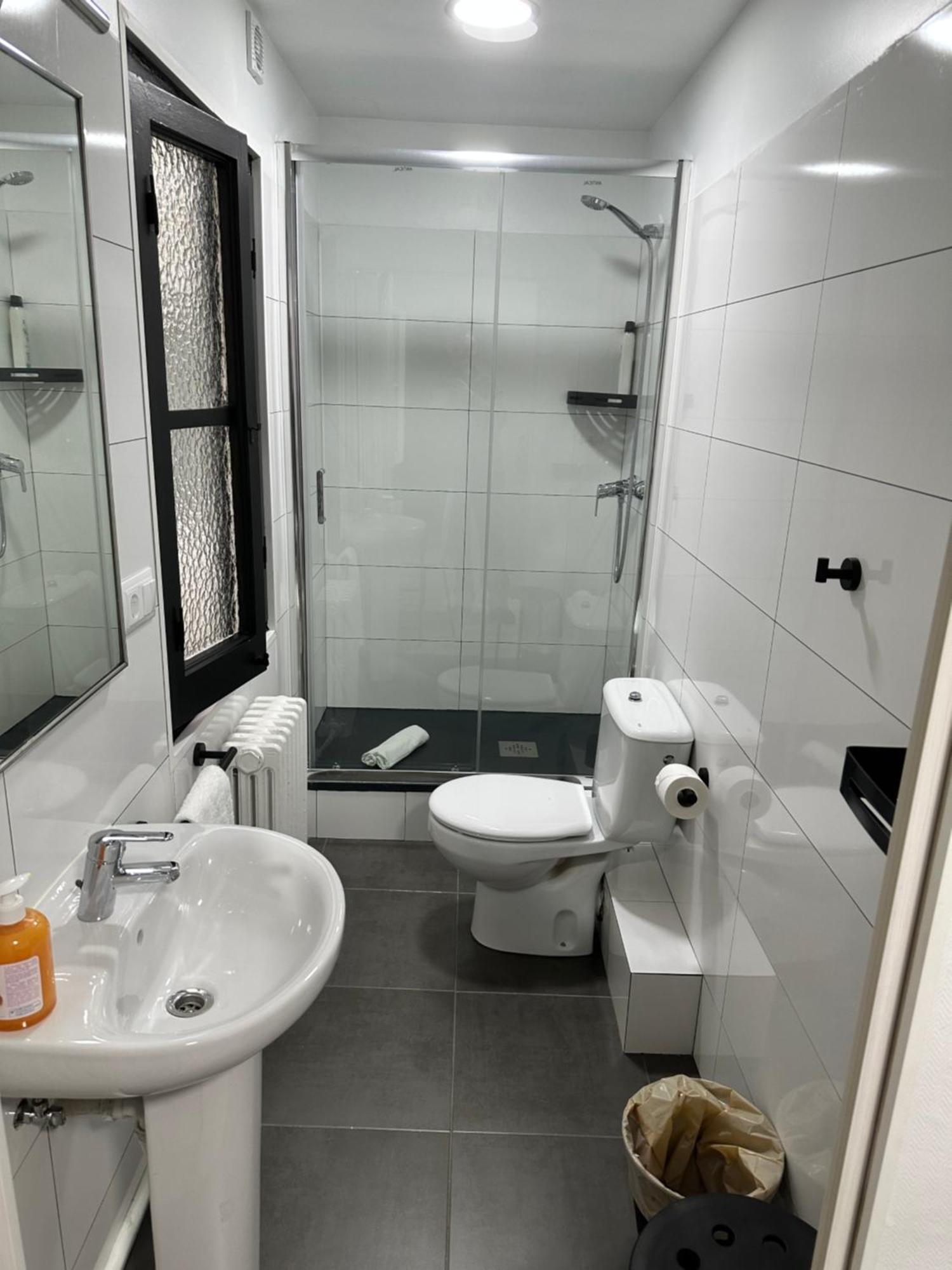 Hostal Ars Puigcerda Bagian luar foto