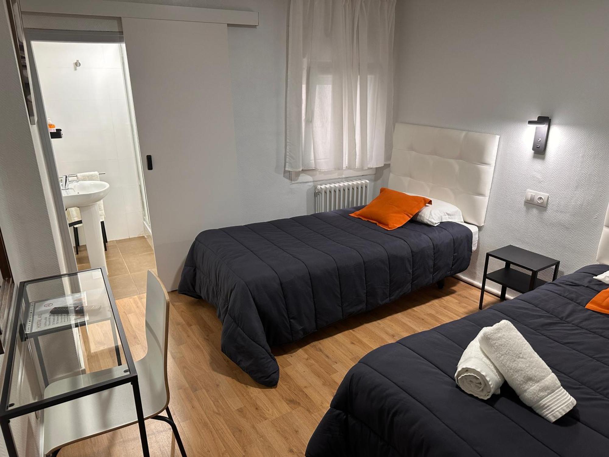 Hostal Ars Puigcerda Bagian luar foto