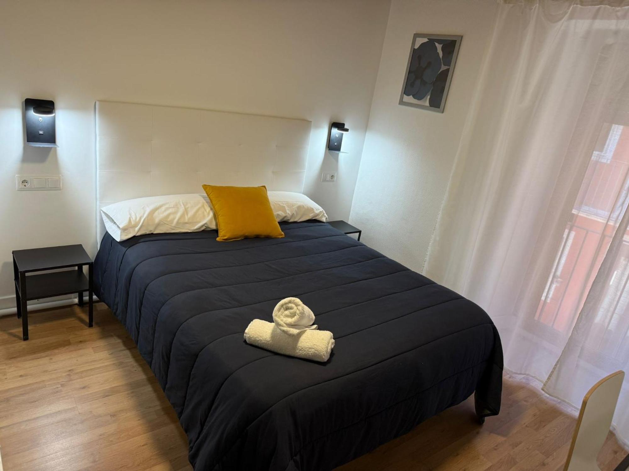 Hostal Ars Puigcerda Bagian luar foto