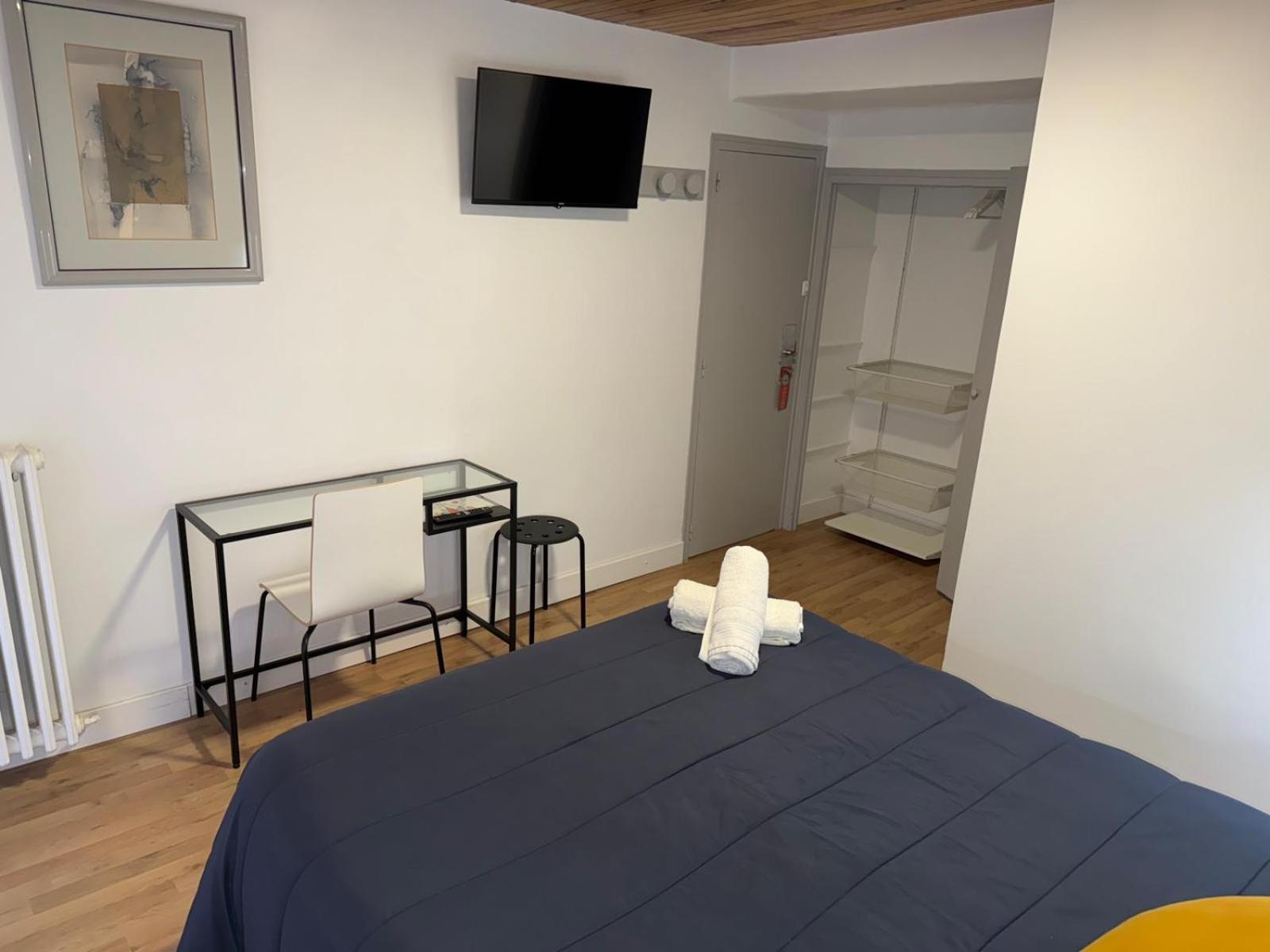 Hostal Ars Puigcerda Bagian luar foto