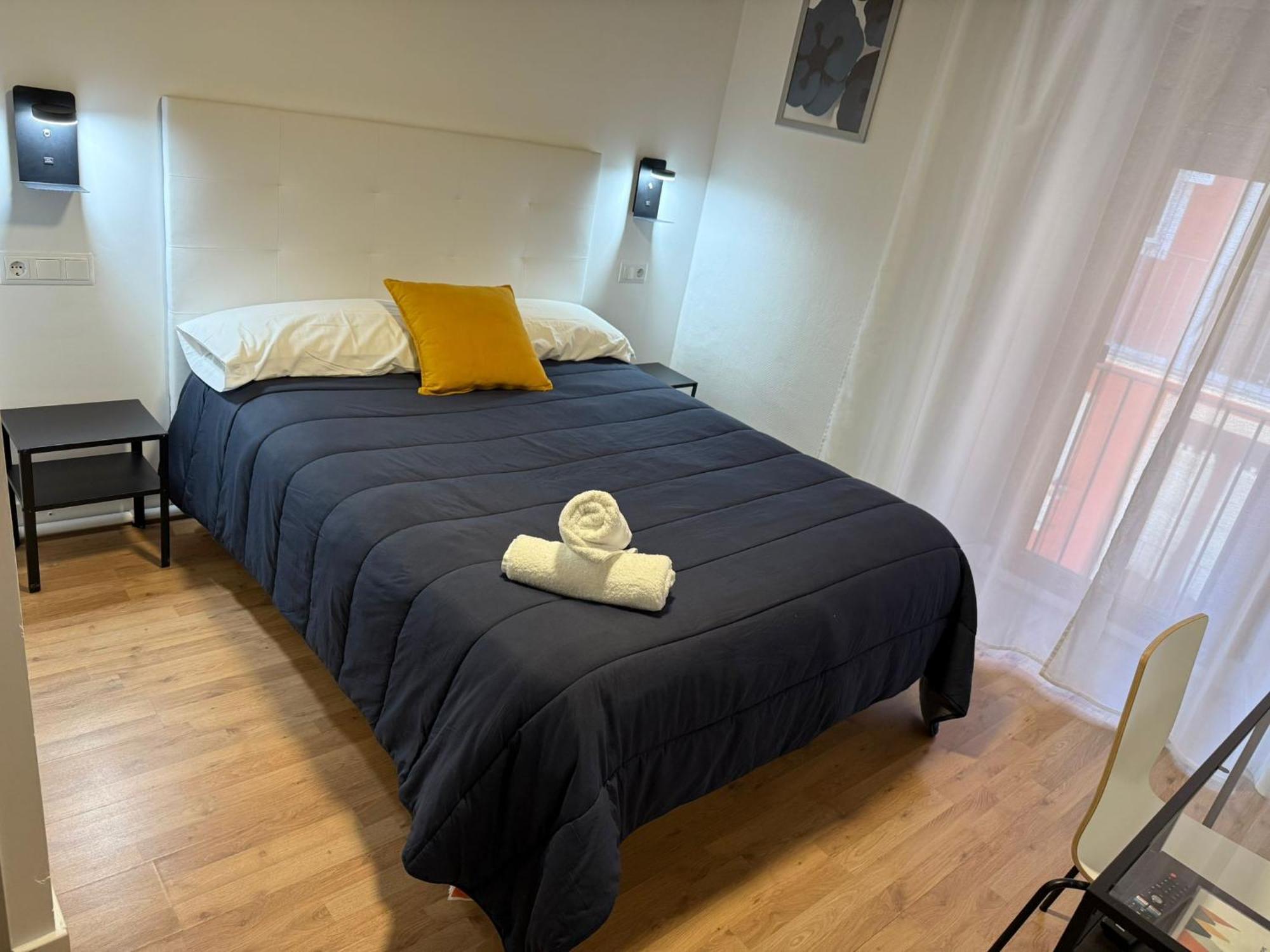 Hostal Ars Puigcerda Bagian luar foto